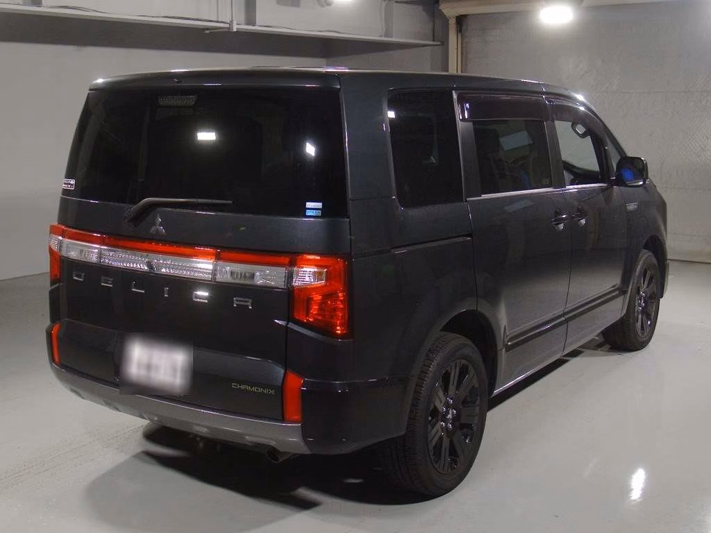 MITSUBISHI DELICA D:5