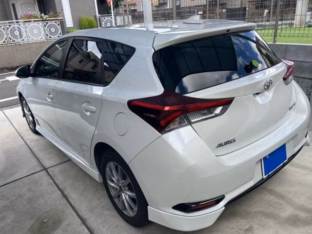 TOYOTA AURIS