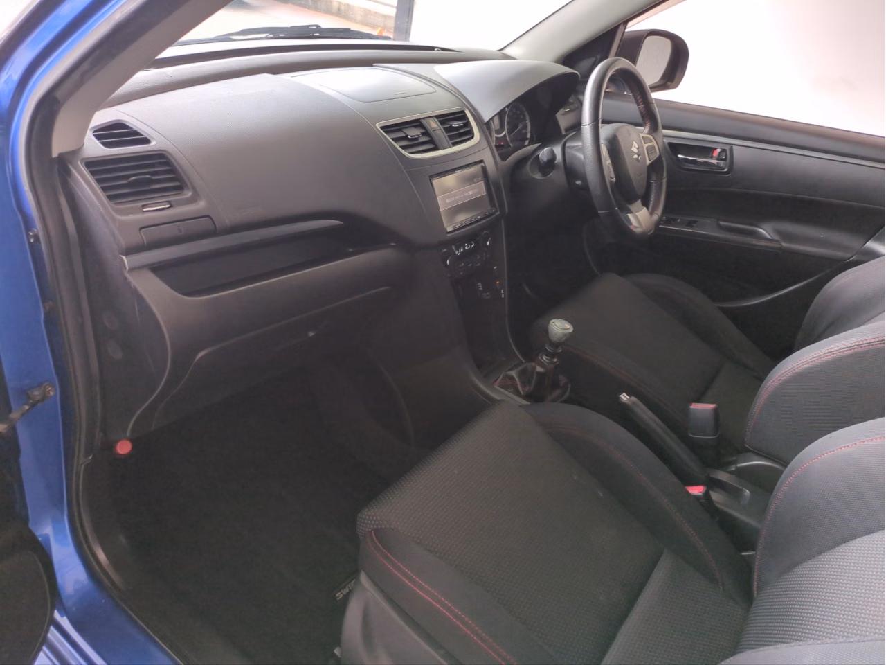 SUZUKI SWIFT