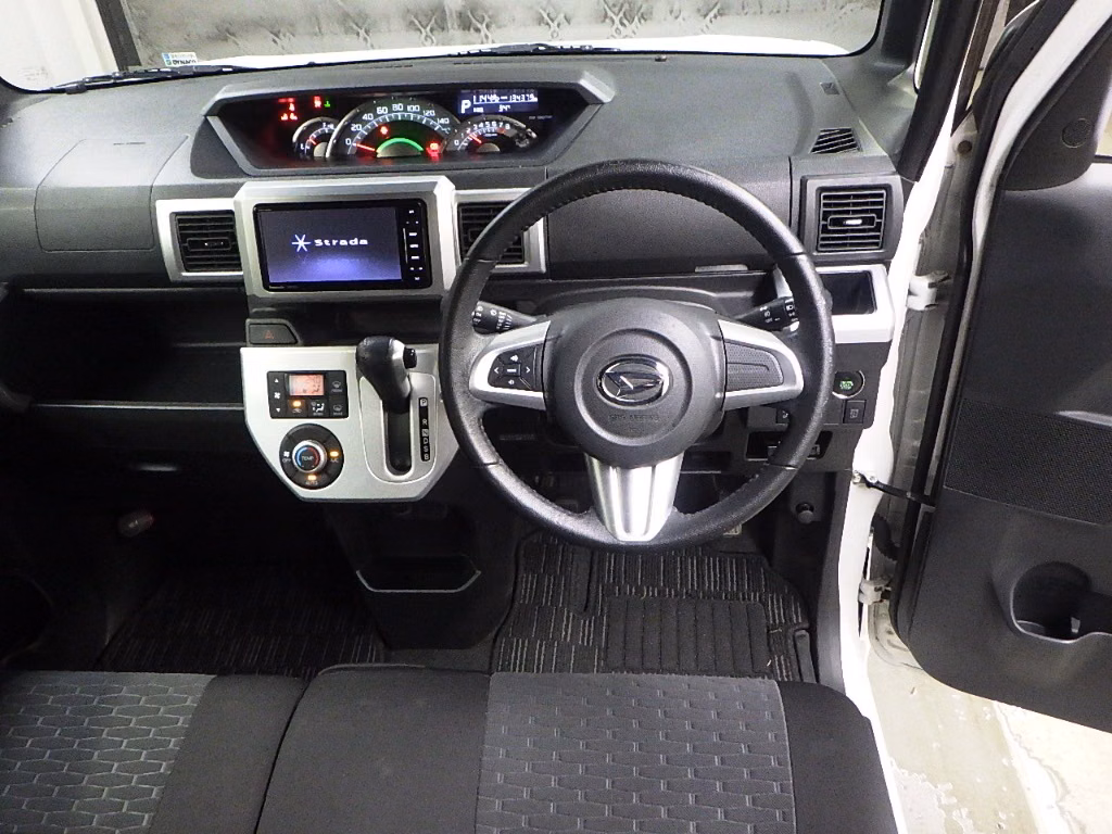DAIHATSU WAKE