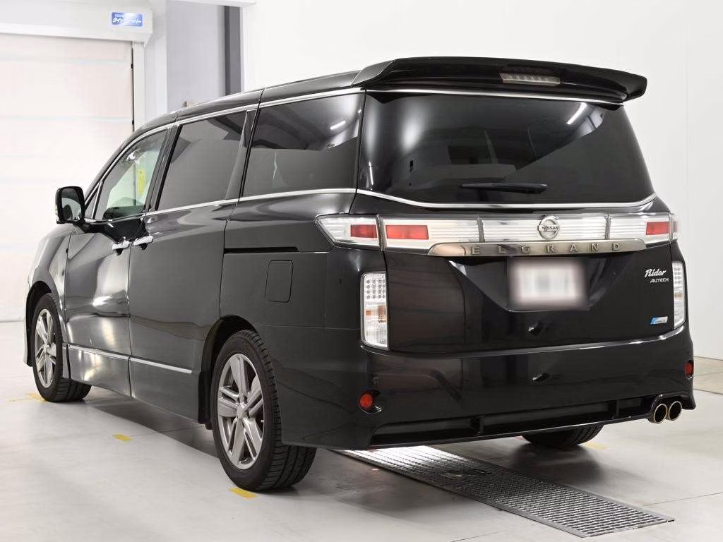 NISSAN ELGRAND