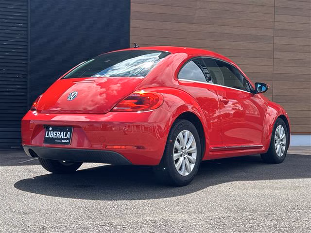 VOLKSWAGEN BEETLE