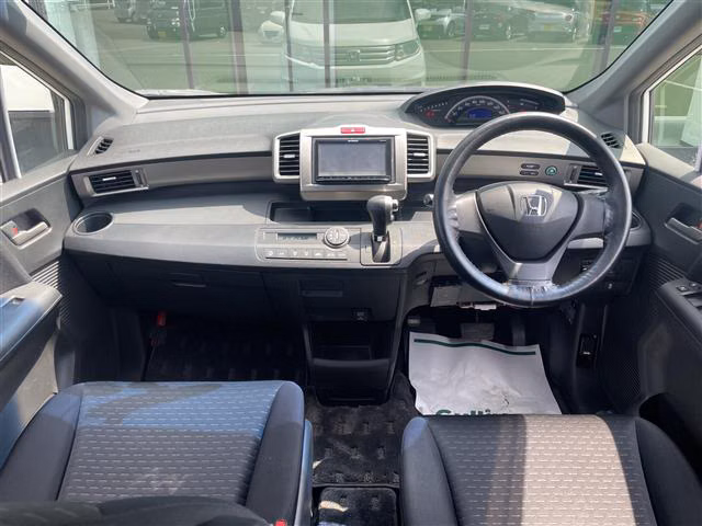 HONDA FREED SPIKE