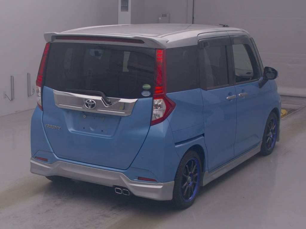 TOYOTA ROOMY