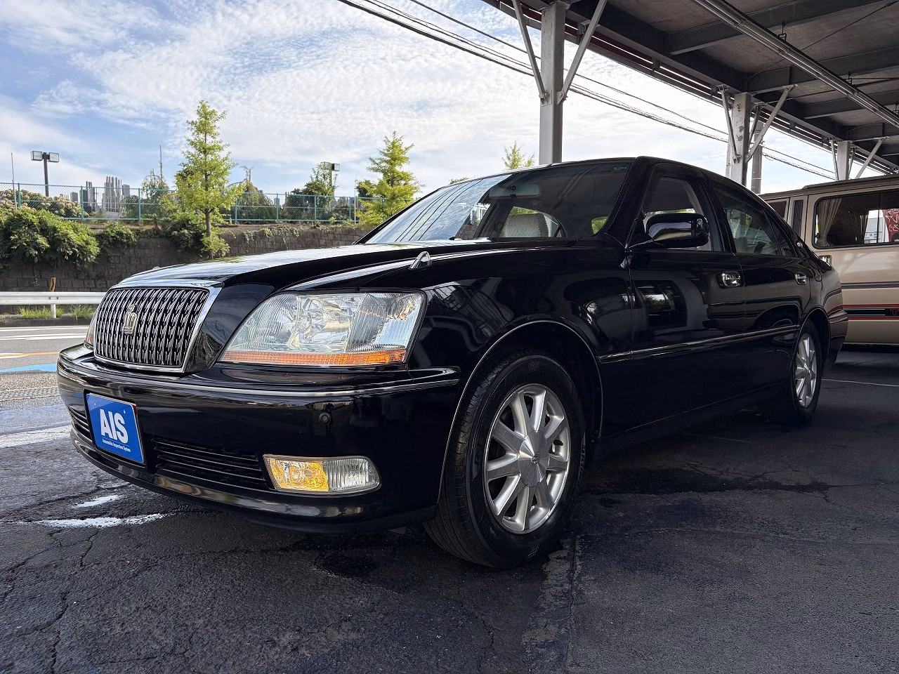 TOYOTA CROWN MAJESTA
