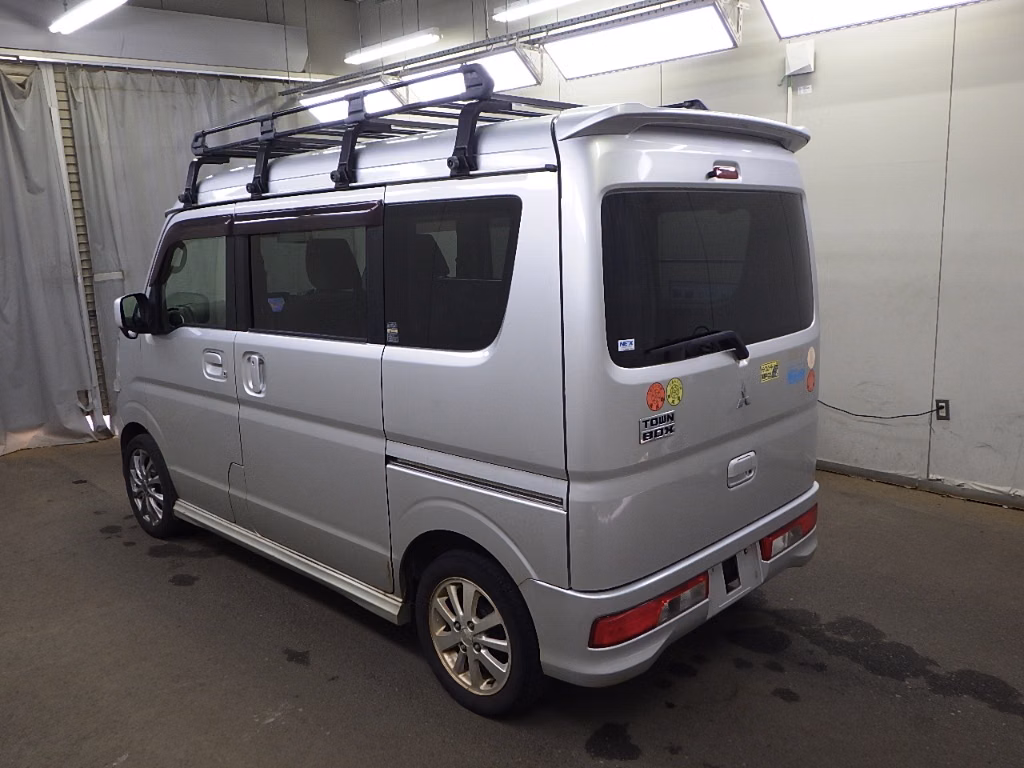 MITSUBISHI TOWN BOX