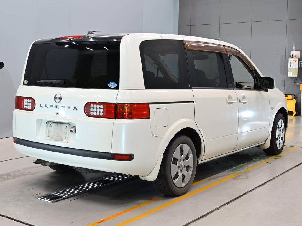 NISSAN LAFESTA