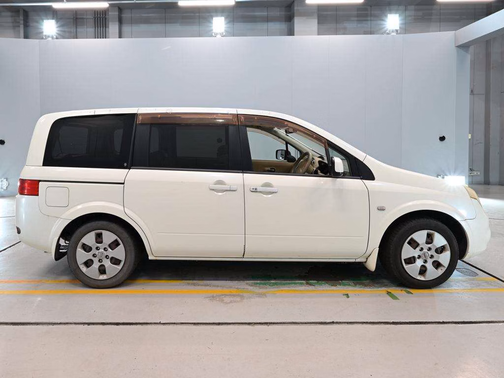 NISSAN LAFESTA