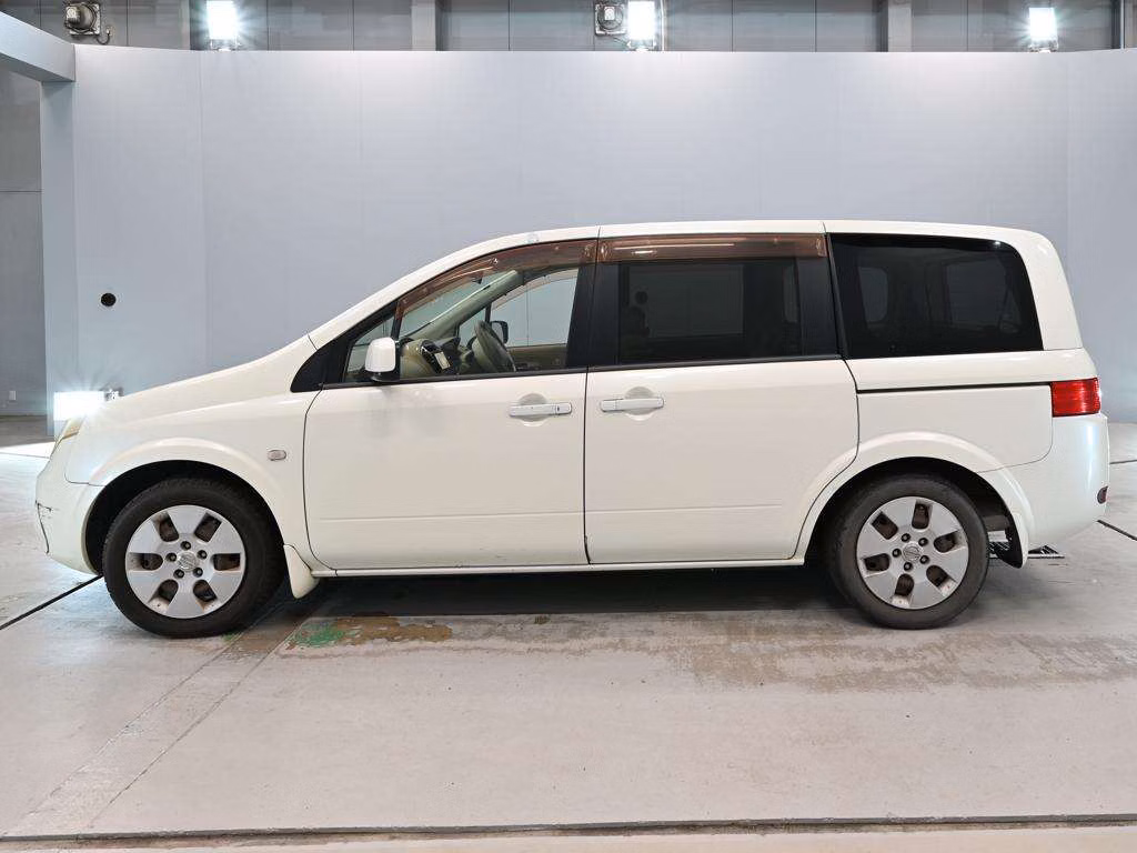 NISSAN LAFESTA