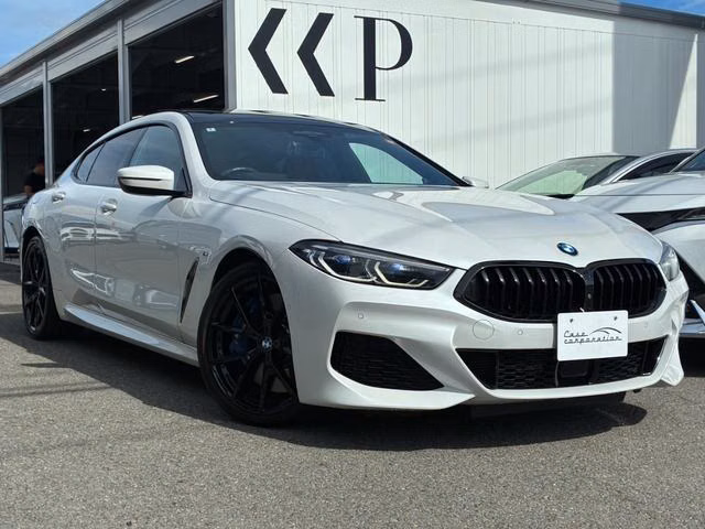 BMW 8-SERIES