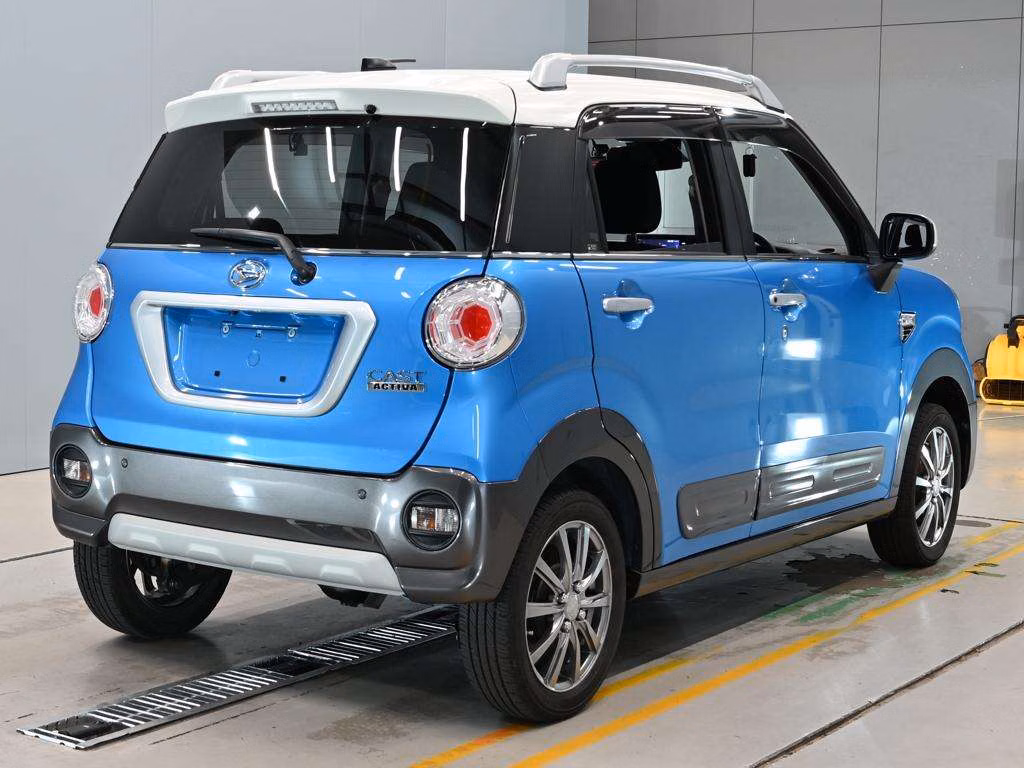 DAIHATSU CAST