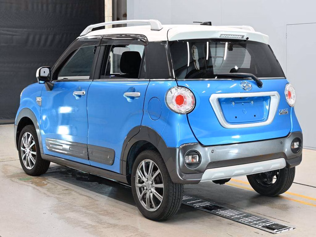 DAIHATSU CAST