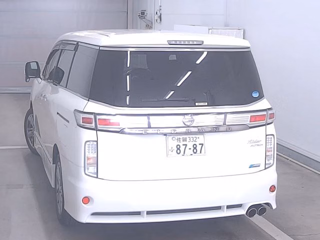 NISSAN ELGRAND
