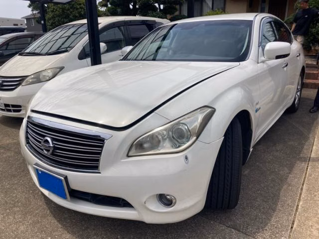 NISSAN FUGA