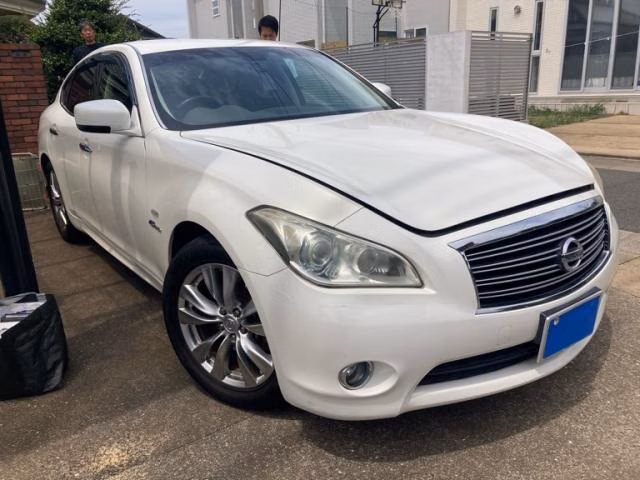 NISSAN FUGA