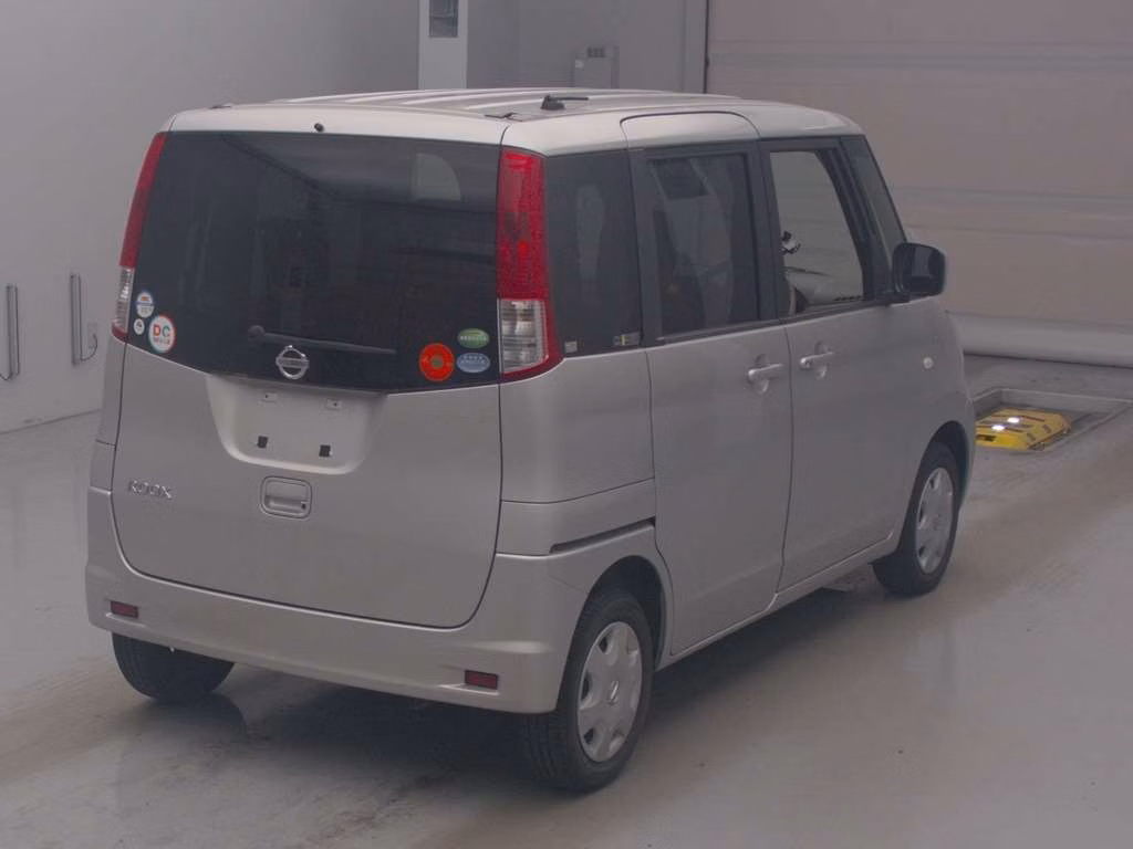 NISSAN ROOX