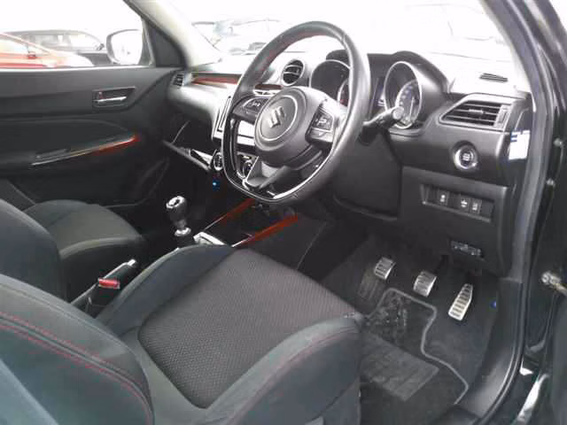 SUZUKI SWIFT