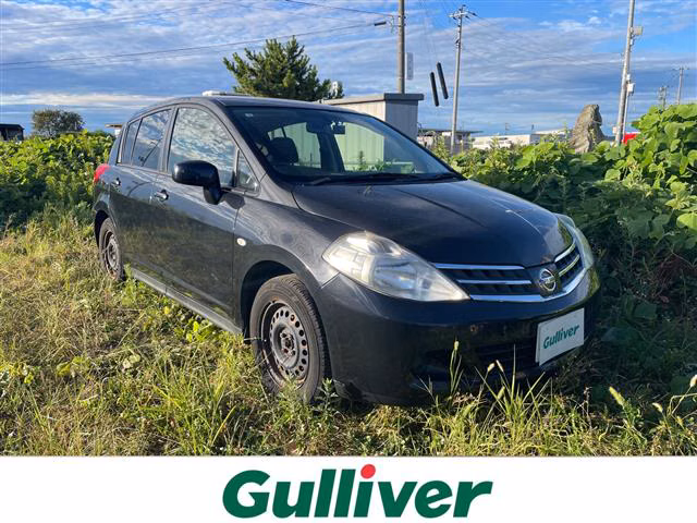 NISSAN TIIDA