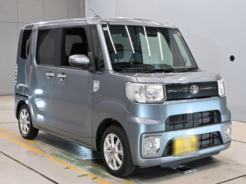 TOYOTA PIXIS MEGA