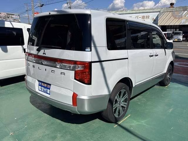 MITSUBISHI DELICA D:5