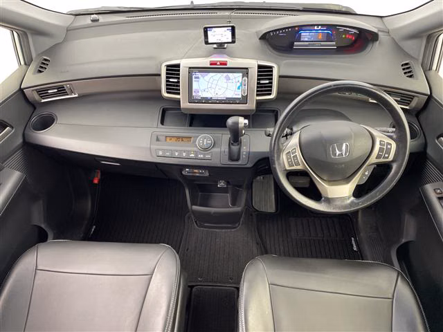 HONDA FREED SPIKE