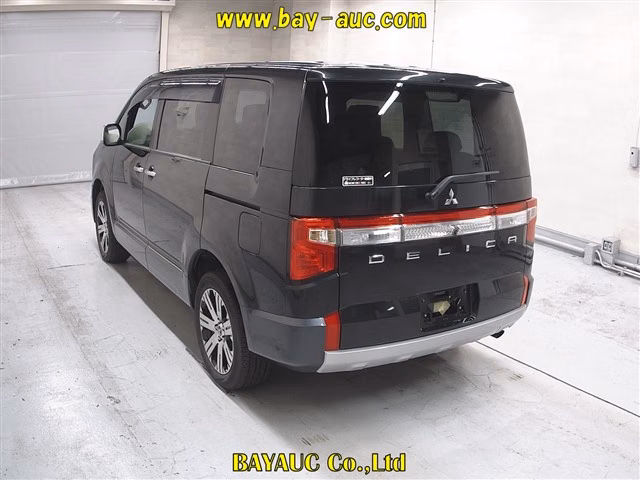 MITSUBISHI DELICA D:5