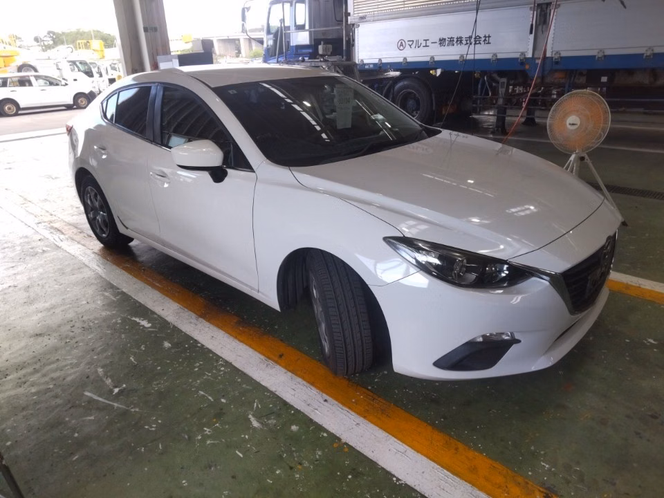 MAZDA AXELA
