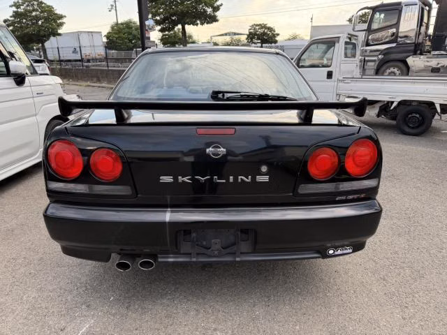 NISSAN SKYLINE