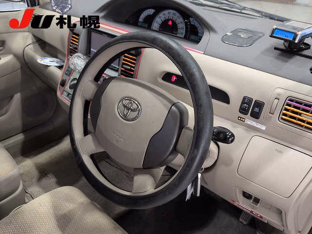 TOYOTA RAUM