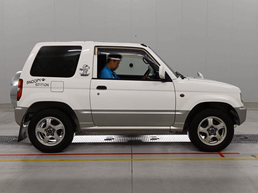 MITSUBISHI PAJERO MINI