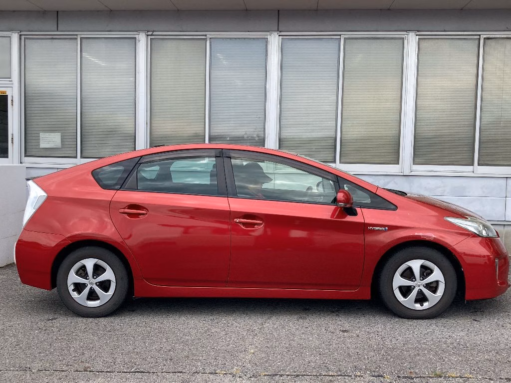 TOYOTA PRIUS