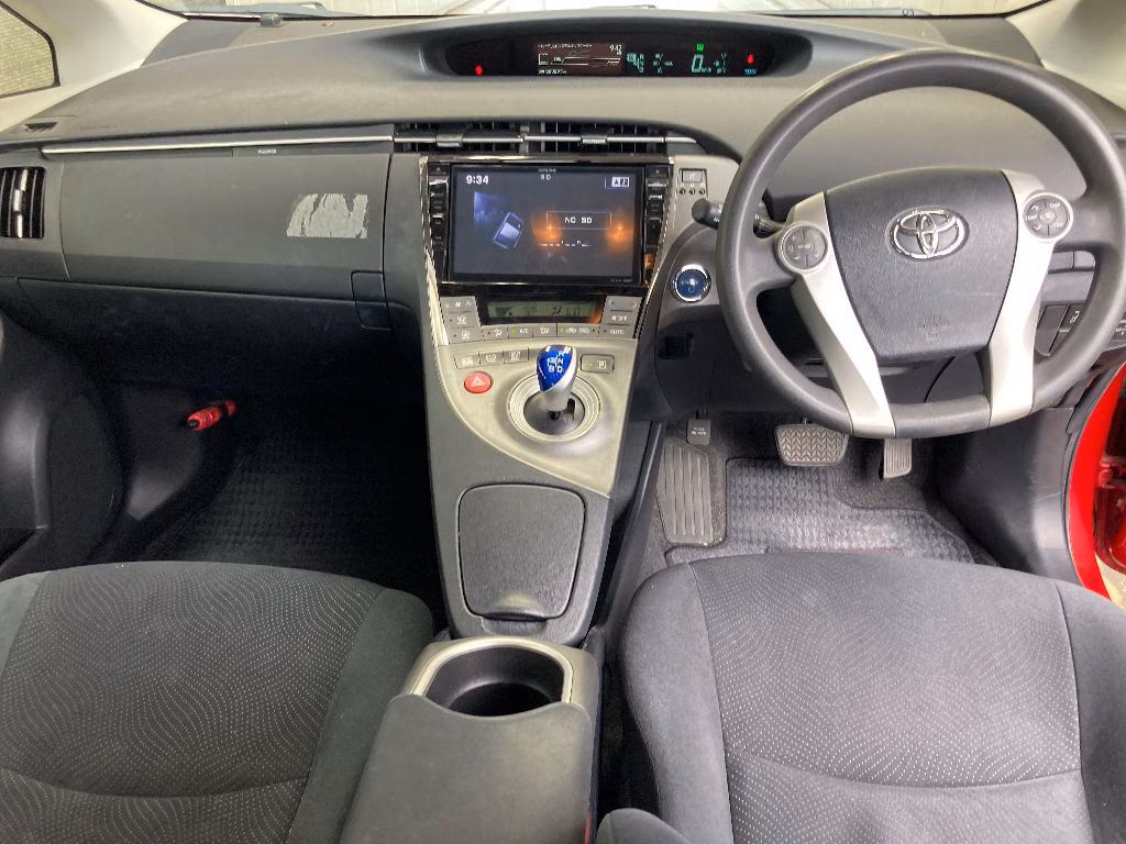 TOYOTA PRIUS