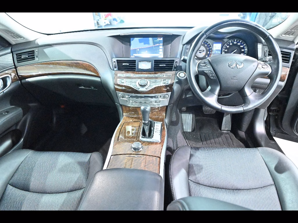 NISSAN FUGA