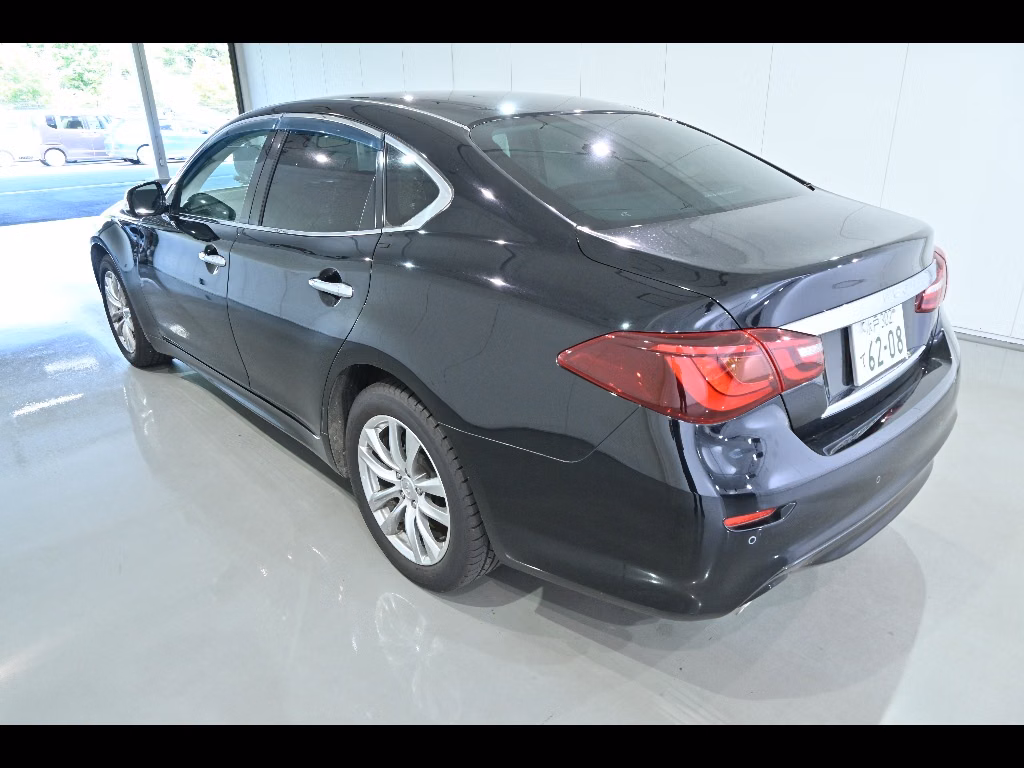 NISSAN FUGA