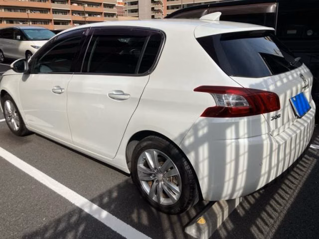 PEUGEOT 308