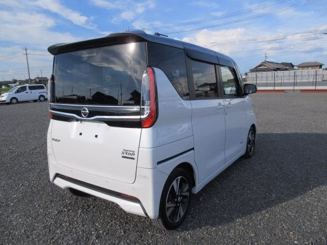 NISSAN ROOX