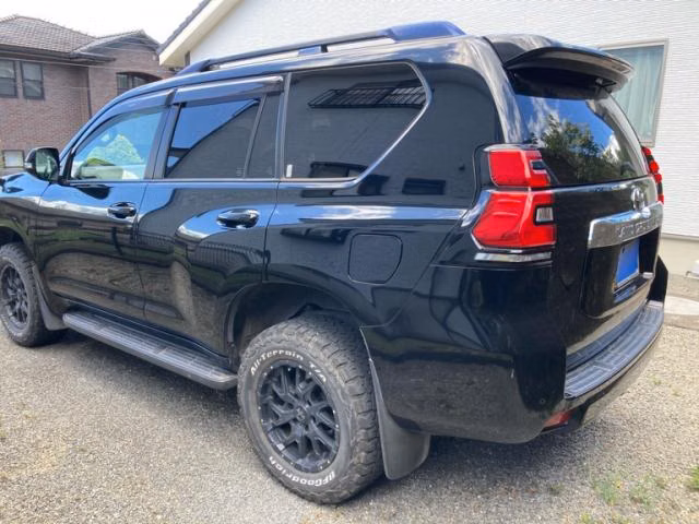 TOYOTA LAND CRUISER PRADO