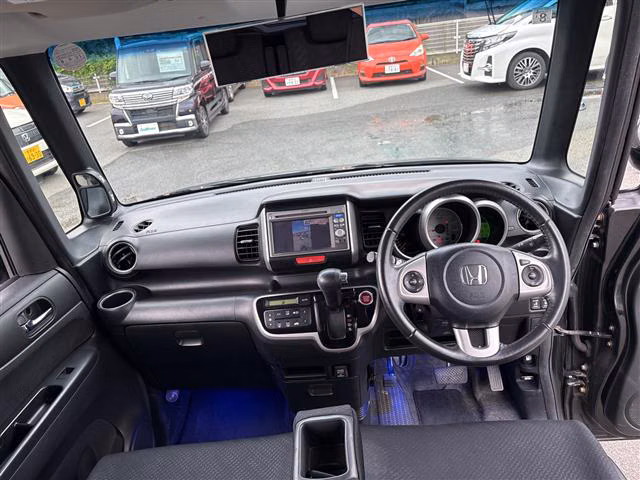 HONDA N-BOX