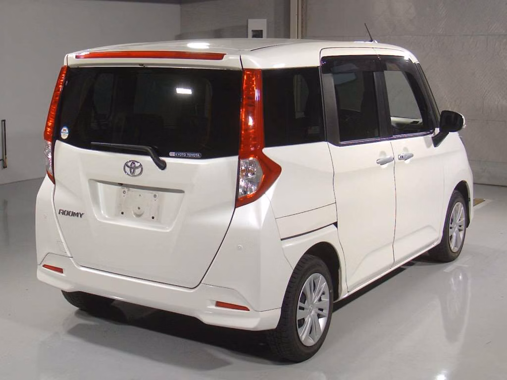 TOYOTA ROOMY