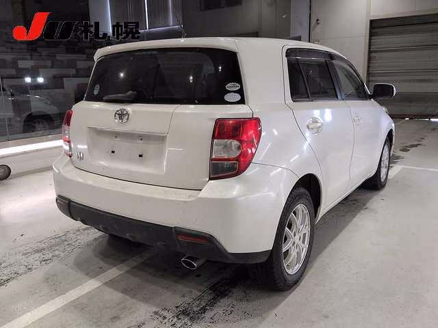 TOYOTA IST
