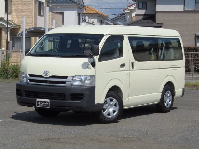 TOYOTA HIACE