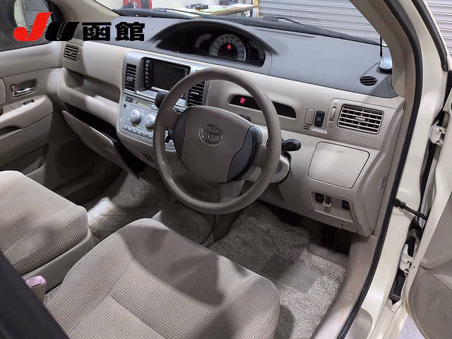 TOYOTA RAUM