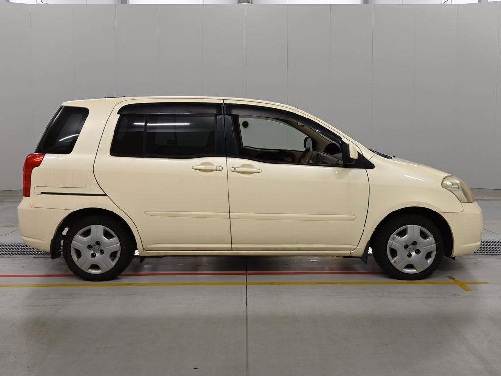TOYOTA RAUM