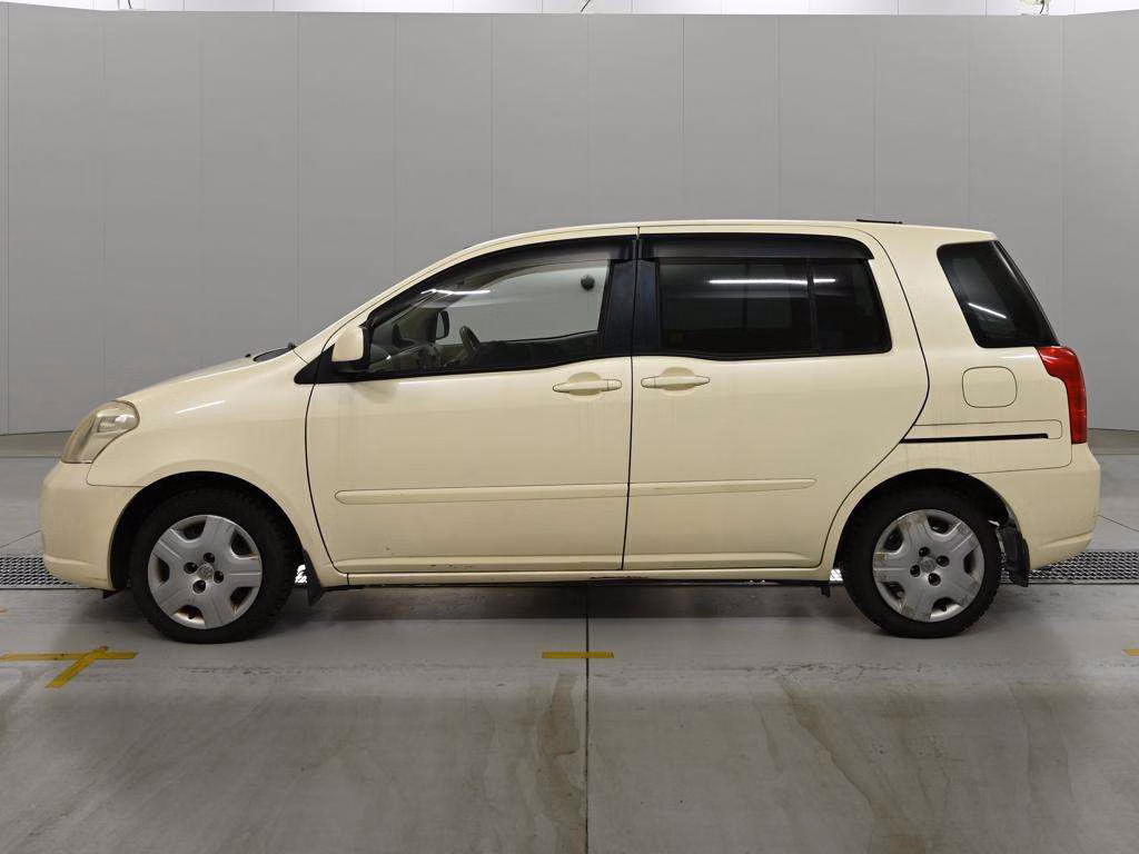 TOYOTA RAUM