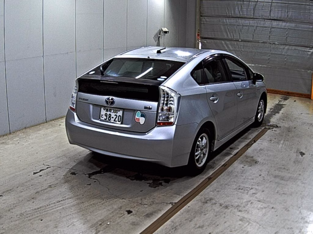 TOYOTA PRIUS