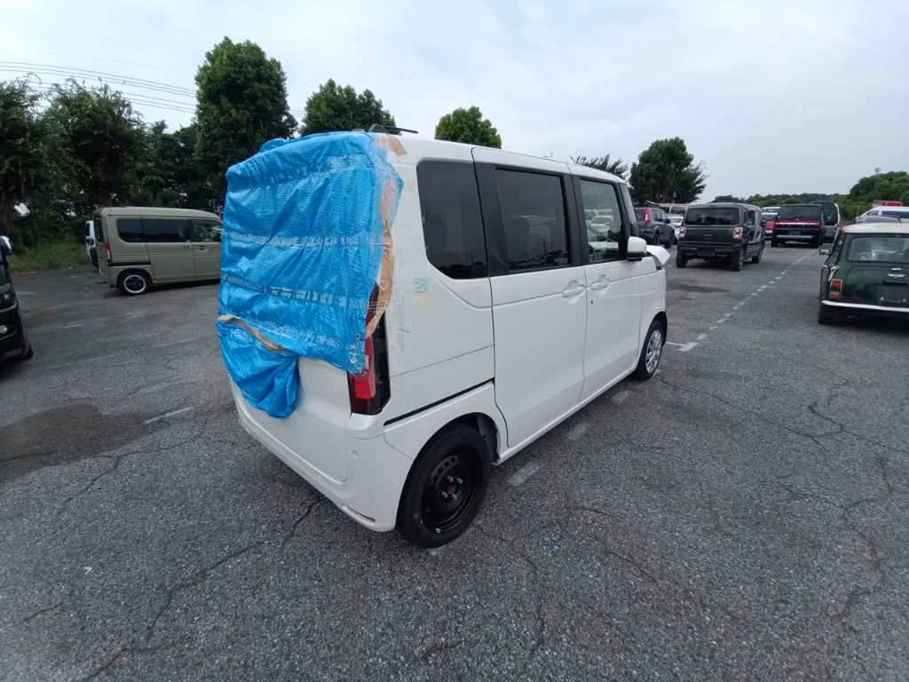 HONDA N-BOX
