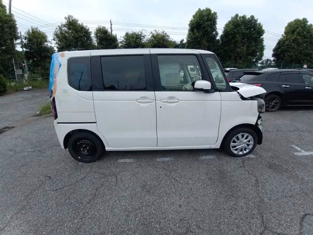 HONDA N-BOX