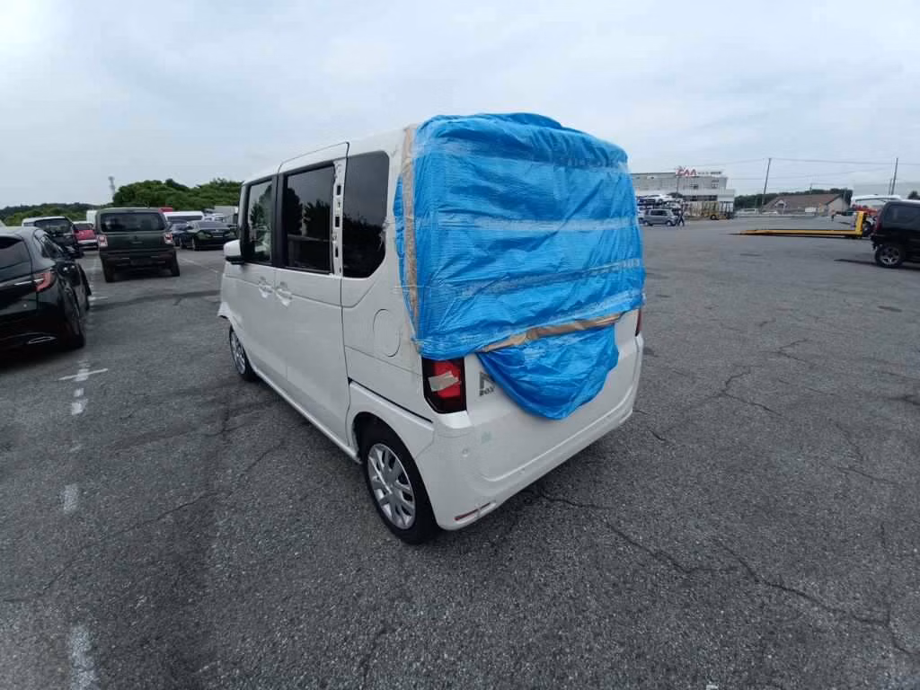 HONDA N-BOX