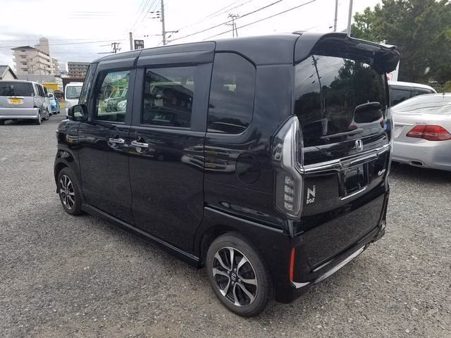HONDA N-BOX