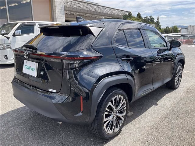 TOYOTA YARIS CROSS